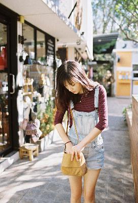 雏鸟幼儿小学生张婉莹,女大学生的沙龙室