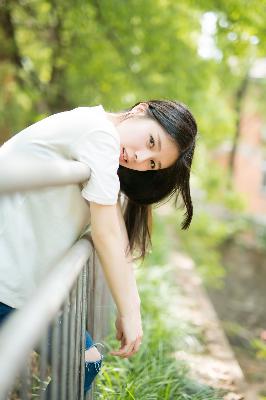 外回り中に突然の大雨一雨宿,国外真人CSGO视频